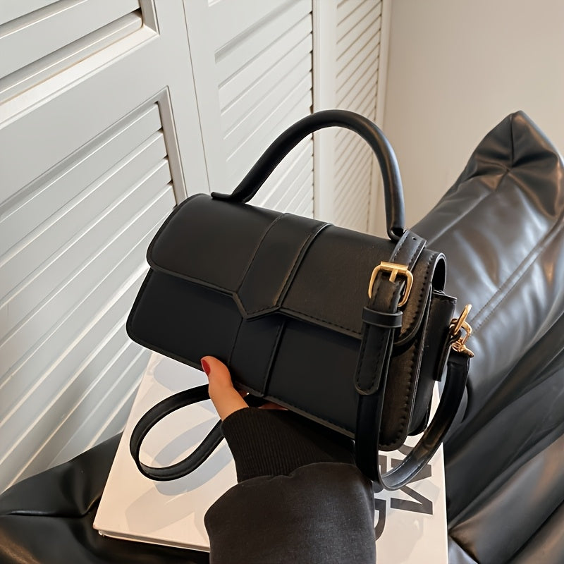 Strakke Schoudertas – Compact Design with Goudkleurige Gesp